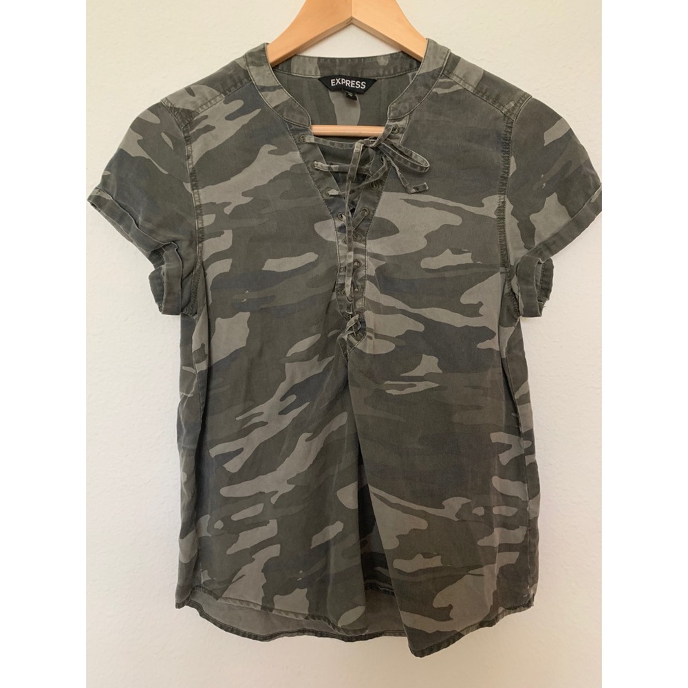 Express Camo Lace-Up Top